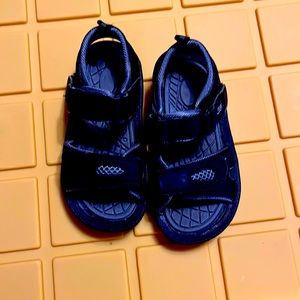 Toddler boy Size 7/8 Velcro Closure sandal